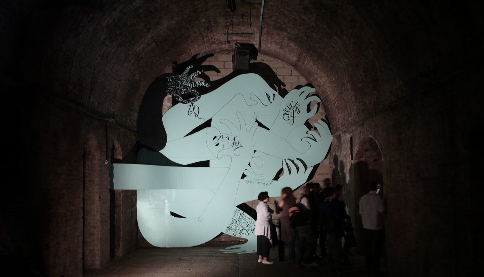 Nudo with people walking by, a 11.50 x 5 m installation created in the massive Shunt Vaults